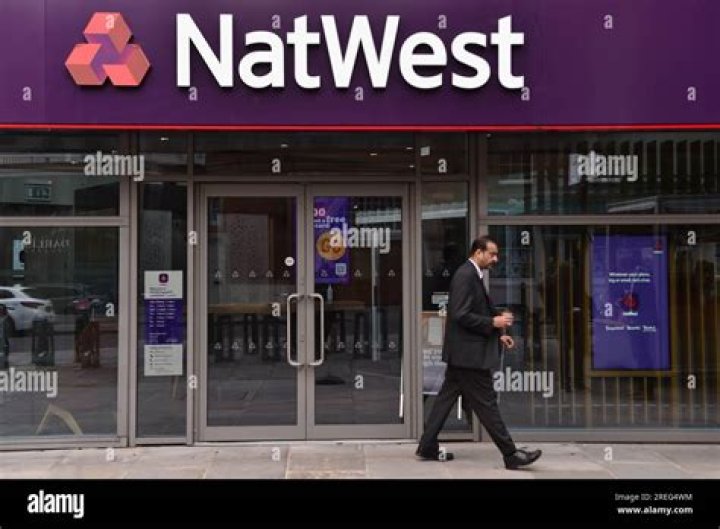 How do I contact Natwest head office?