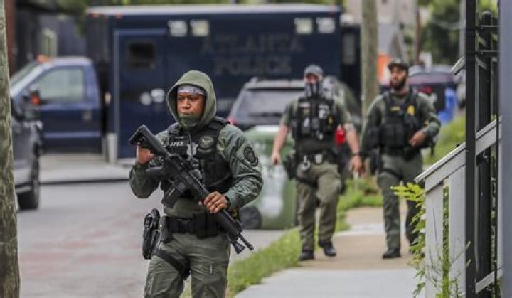 How much does a SWAT sniper get paid?